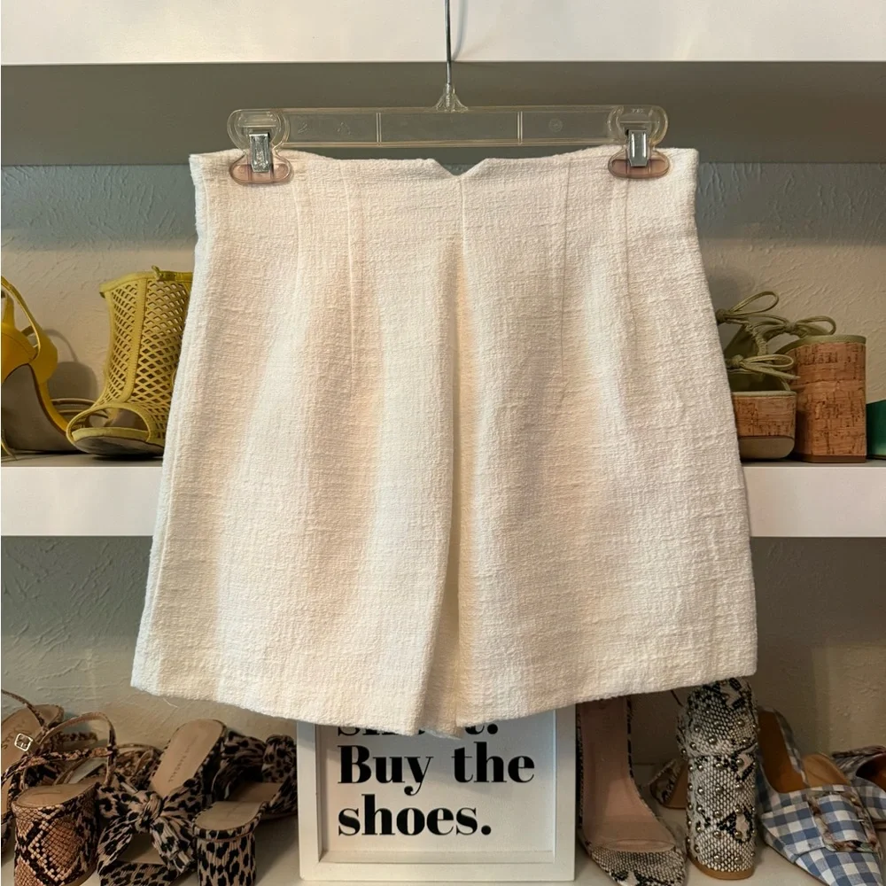 Zara Cream Textured High-Waist Women's Shorts - Picture 2 of 3